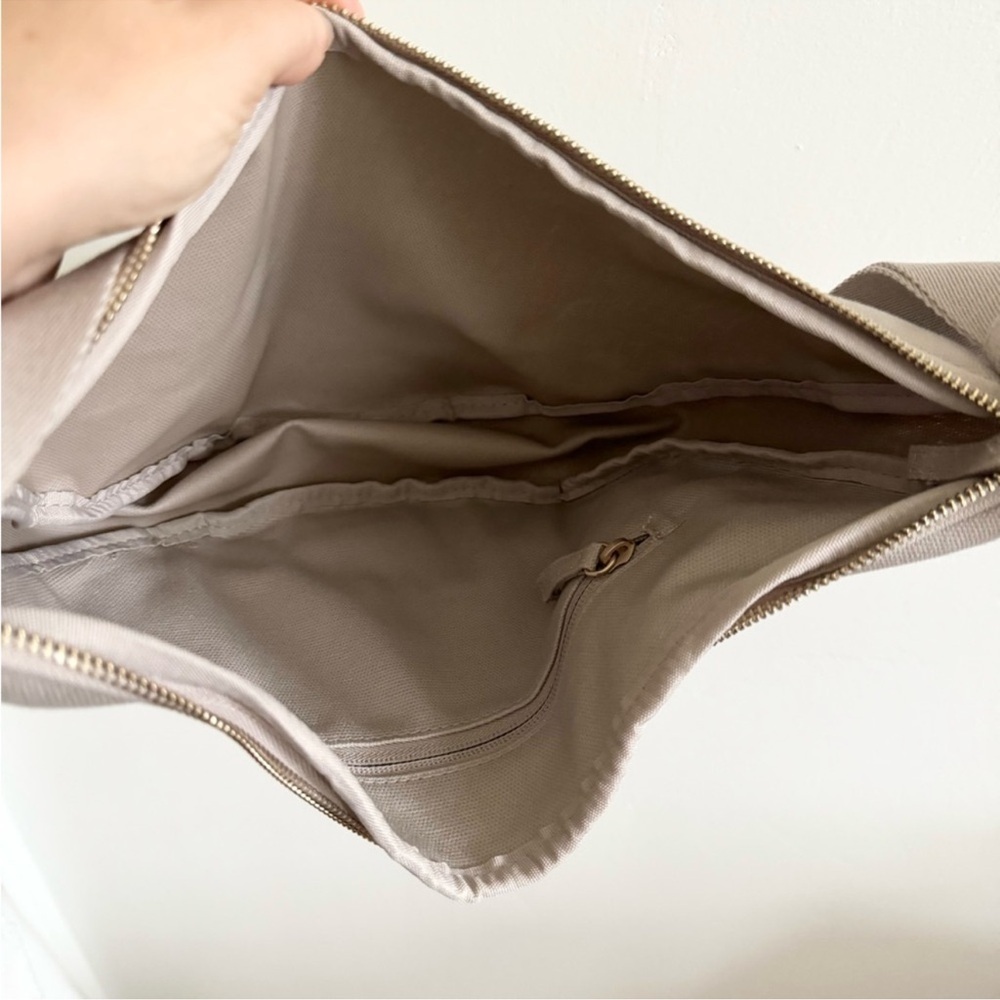 Elegant Cream Shoulder Bag — image 8 of 8